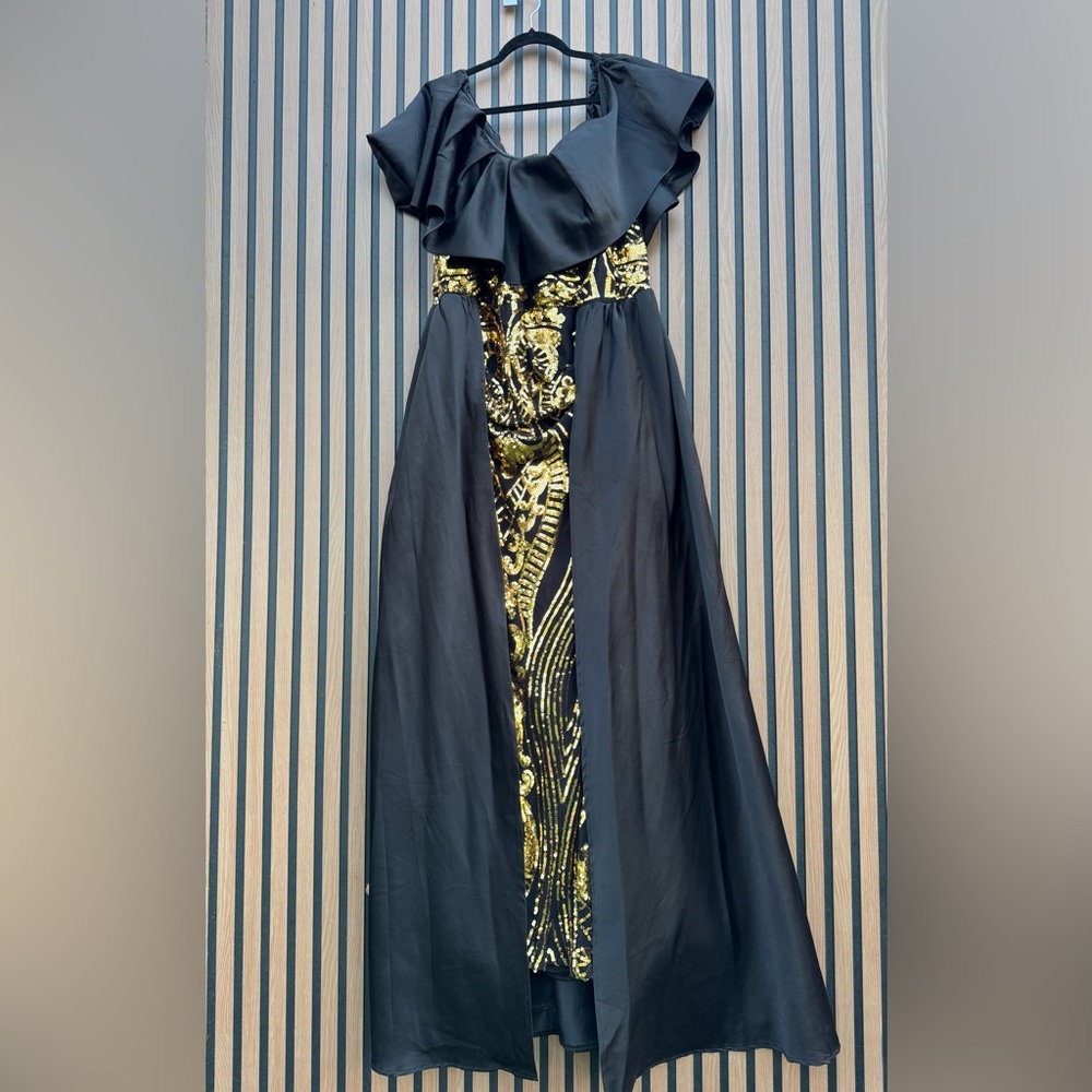 Elegant Black and Gold Evening Gown